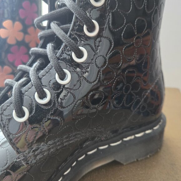 Patent leather Dr. Martens boots. - Picture 7 of 8